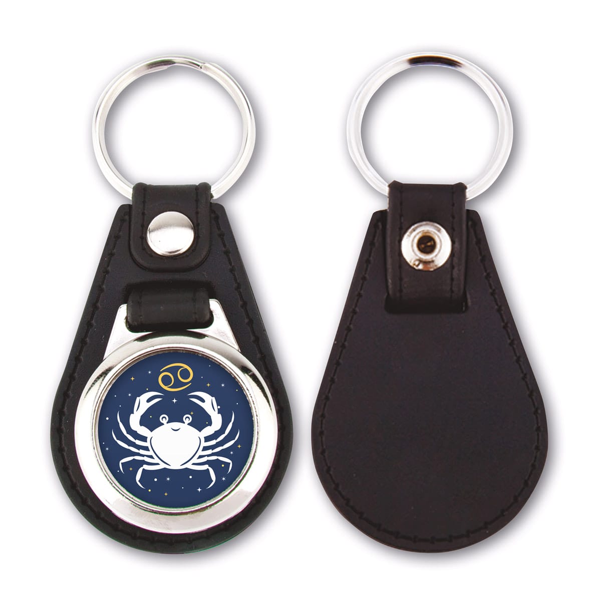 Zwei schwarze Leder-Schlüsselanhänger mit je einem weißen Widder-Symbol auf blauem Hintergrund.