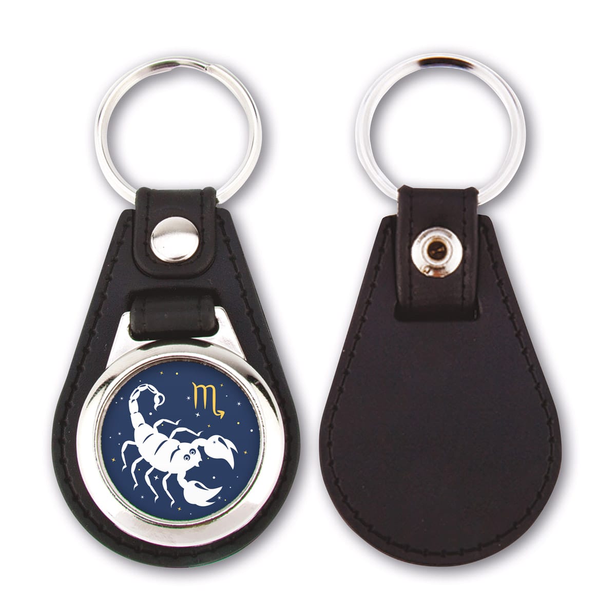 Zwei Schlüsselanhänger aus Leder: einer mit einem weißen Widder-Symbol auf einem dunklen Kreis, der andere einfarbig.